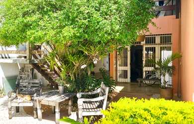 Imagem: A casa possui 4 Dormitórios, 3 Banheiros, 3 Vagas na garagem