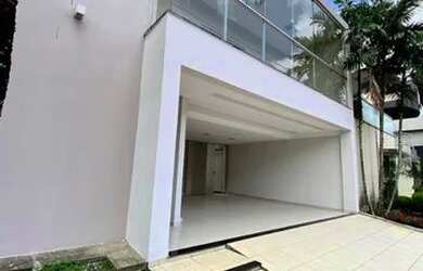 Imagem: A casa em condomínio possui 4 Dormitórios, 5 Banheiros, 2