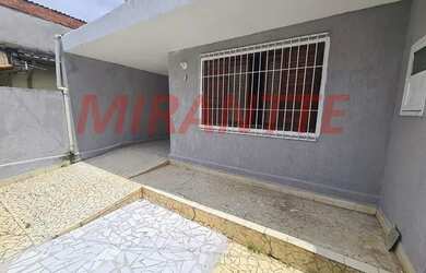 Imagem: A casa possui 2 Dormitórios, 1 Banheiro, 3 Vagas na garagem