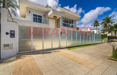 Imagem: A casa à venda possui 5 Dormitórios, 5 Banheiros, 5 Vagas