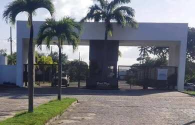 Imagem: O terreno possui 360m² de Área e está localizado em Lucena