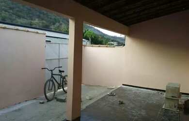 Imagem: A casa possui 2 Dormitórios, 1 Banheiro, 1 Vaga na garagem