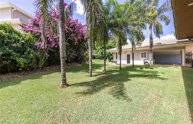 Imagem: A casa em condomínio possui 5 Dormitórios, 5 Banheiros, 5