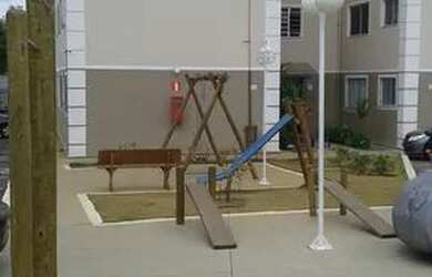 Imagem: O apartamento possui 2 Dormitórios, 1 Banheiro, 1 Vaga na garagem