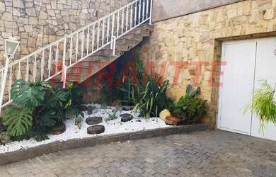 Imagem: A casa possui 5 Dormitórios, 5 Banheiros, 5 Vagas na garagem