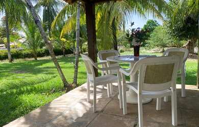 Imagem: A casa em condomínio possui 4 Dormitórios, 4 Banheiros, 4