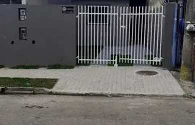 Imagem: A casa possui 2 Dormitórios, 2 Banheiros e está localizado