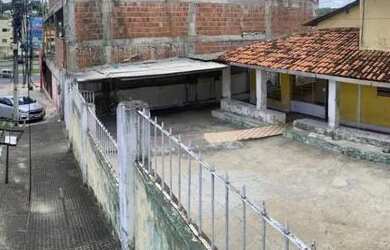 Imagem: A casa possui 4 Dormitórios, 2 Banheiros, 5 Vagas na garagem