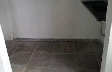 Imagem: A casa possui 2 Dormitórios, 1 Banheiro e está localizado