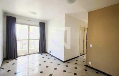 Imagem: O apartamento possui 3 Dormitórios, 1 Banheiro, 1 Vaga na garagem