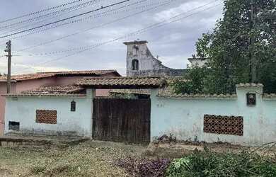 Imagem: A casa possui 3 Dormitórios, 1 Banheiro, 201m² de Área e