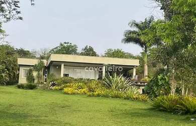 Imagem: A casa em condomínio possui 4 Dormitórios, 5 Banheiros, 5