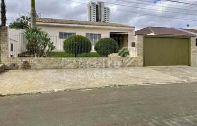 Imagem: A casa em condomínio possui 3 Dormitórios, 2 Banheiros, 3