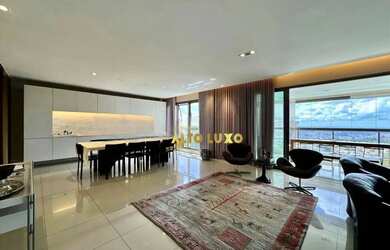 Imagem: O apartamento possui 4 Dormitórios, 5 Banheiros, 4 Vagas na