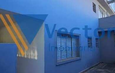 Imagem: O depósito possui 2 Vagas na garagem, 650m² de Área e está