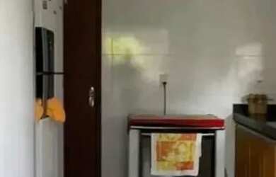 Imagem: A casa à venda possui 3 Dormitórios, 3 Banheiros, 2 Vagas