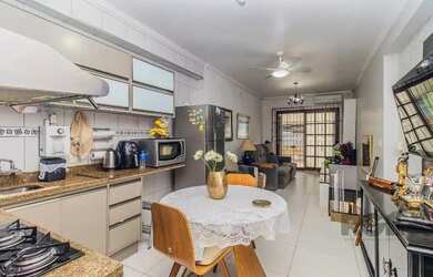 Imagem 2: Casa para Venda - 110m², 2 dormitórios, sendo 1 suites, 2 vagas - Menino...