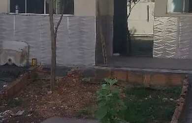 Imagem: A casa possui 2 Dormitórios, 2 Banheiros, 3 Vagas na garagem