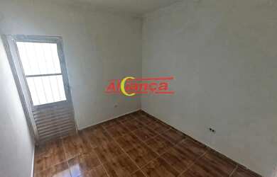 Imagem: A casa possui 1 Dormitório, 1 Banheiro, 33m² de Área e está