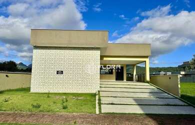 Imagem: A casa em condomínio possui 3 Dormitórios, 2 Banheiros, 4