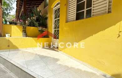 Imagem: A casa em condomínio possui 2 Dormitórios, 2 Banheiros, 1