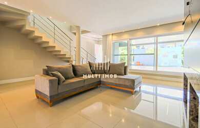 Imagem: A casa em condomínio possui 3 Dormitórios, 4 Banheiros, 2