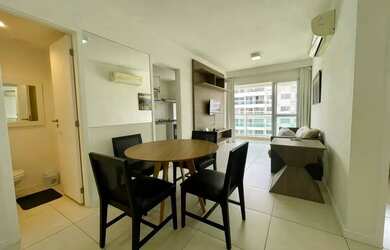 Imagem: O apartamento possui 1 Dormitório, 1 Banheiro, 1 Vaga na garagem