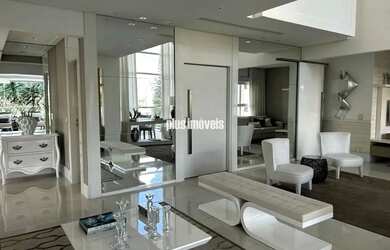 Imagem: O apartamento possui 3 Dormitórios, 5 Banheiros, 4 Vagas na