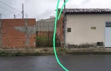 Imagem: A casa possui 2 Dormitórios, 1 Banheiro, 1 Vaga na garagem