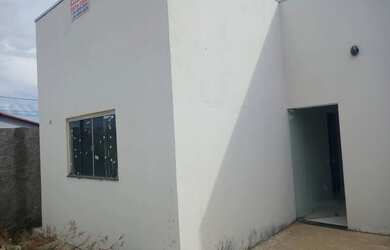 Imagem: A casa possui 2 Dormitórios, 2 Banheiros, 1 Vaga na garagem