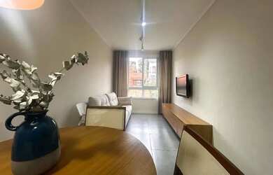 Imagem: O apartamento possui 2 Dormitórios, 1 Banheiro, 1 Vaga na garagem