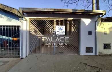 Imagem: A casa possui 2 Dormitórios, 1 Banheiro, 2 Vagas na garagem