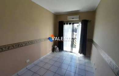 Imagem: O apartamento possui 1 Dormitório, 1 Banheiro, 1 Vaga na garagem