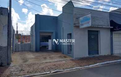 Imagem: O depósito possui 5 Vagas na garagem e 330m² de Área e está