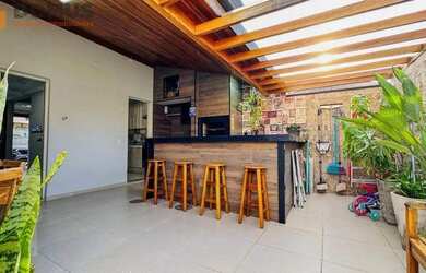 Imagem: A casa em condomínio possui 3 Dormitórios, 2 Banheiros, 1