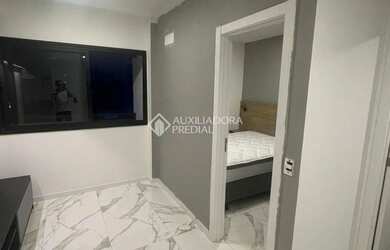 Imagem: O apartamento possui 1 Dormitório, 1 Banheiro, 30m² de Área