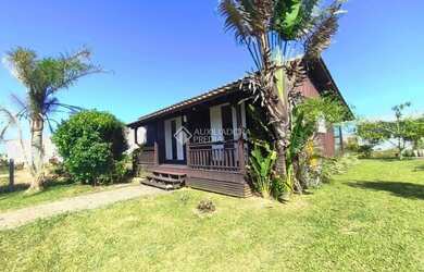 Imagem: A casa possui 2 Dormitórios, 1 Banheiro, 80m² de Área e