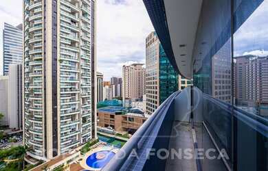 Imagem: O depósito para alugar possui 5 Vagas na garagem, 195m² de