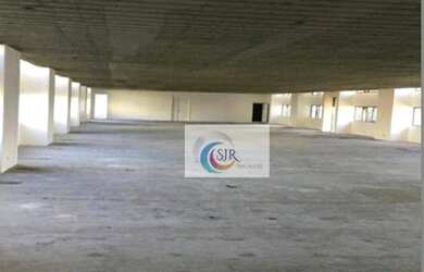 Imagem: O depósito possui 5 Vagas na garagem, 1.380m² de Área e