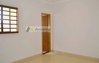 Imagem 13: Casa Padrão para Venda em Residencial Goiânia Sul Goiânia-GO - R151