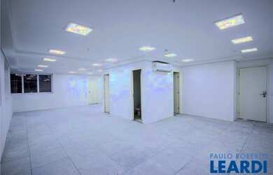 Imagem: O depósito para alugar possui 216m² de Área e está localizado