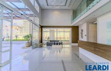 Imagem: O depósito possui 1 Vaga na garagem e 34m² de Área e está