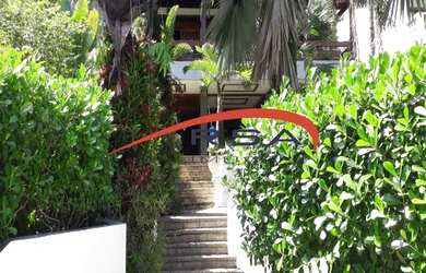 Imagem: A casa em condomínio possui 4 Dormitórios, 5 Banheiros, 4