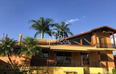 Imagem: A casa em condomínio possui 3 Dormitórios, 1 Banheiro, 5 Vagas