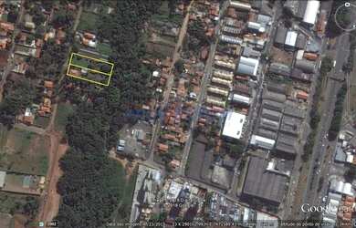 Imagem: O terreno possui 4.400m² de Área e está localizado em Mansões