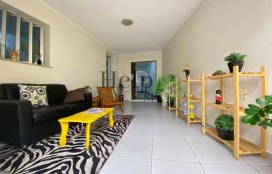 Imagem: A casa possui 4 Banheiros, 2 Vagas na garagem, 199m² de Área