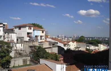 Imagem: A casa à venda possui 3 Dormitórios, 2 Banheiros, 4 Vagas