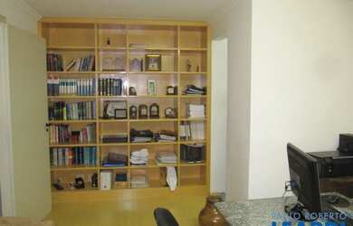 Imagem: O depósito possui 1 Vaga na garagem, 37m² de Área e está