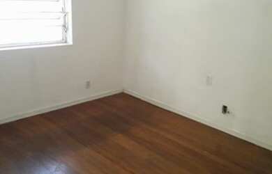 Imagem: O depósito possui 2 Vagas na garagem e 250m² de Área e está