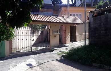 Imagem: A casa possui 5 Dormitórios, 4 Banheiros, 2 Vagas na garagem